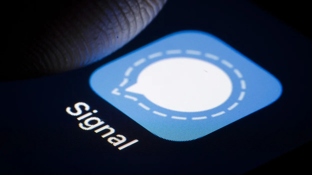 Discuss the Currently Popular Social App - Signal, the Private Chat Tool